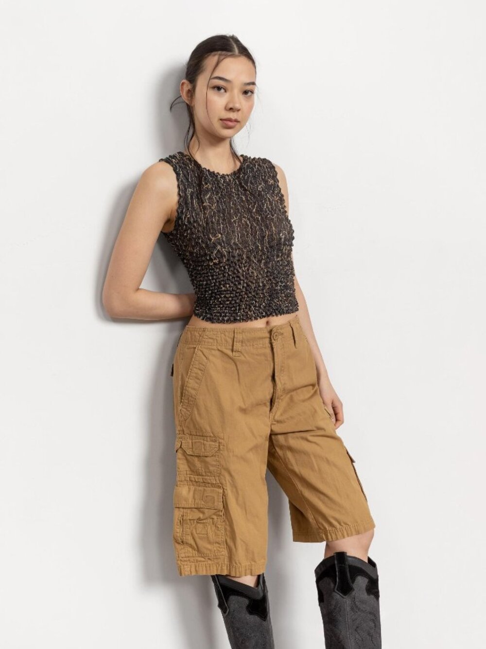 Vintage Cotton Cargo Shorts: Baggy Y2K Skater Style (Size 32)